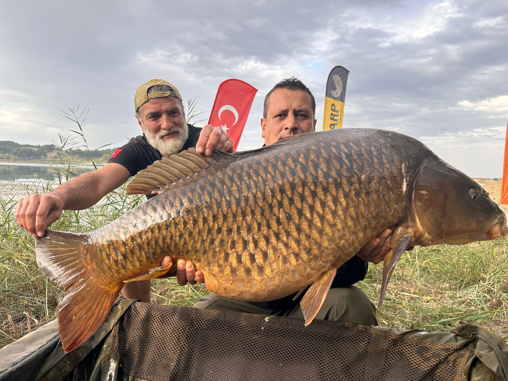 Eskişehir'de tutulan kocaman balık dikkat çekti! Tam olarak 27 kilo - 2. Resim