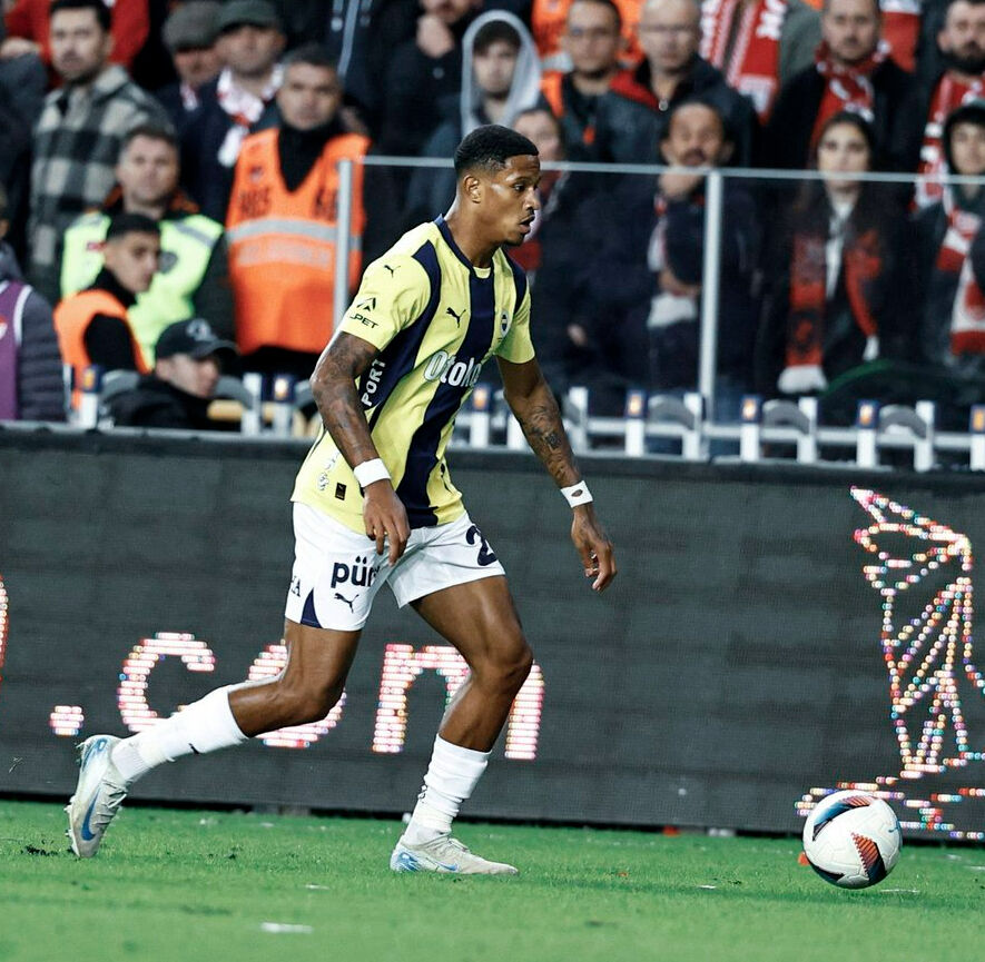 Fenerbahçe'de Cengiz Ünder ve Jayden Oosterwolde şoku! Yıldız isim sezonu kapattı Fenerbahçe'de Cengiz Ünder ve Jayden Oosterwolde şoku! - 2. Resim