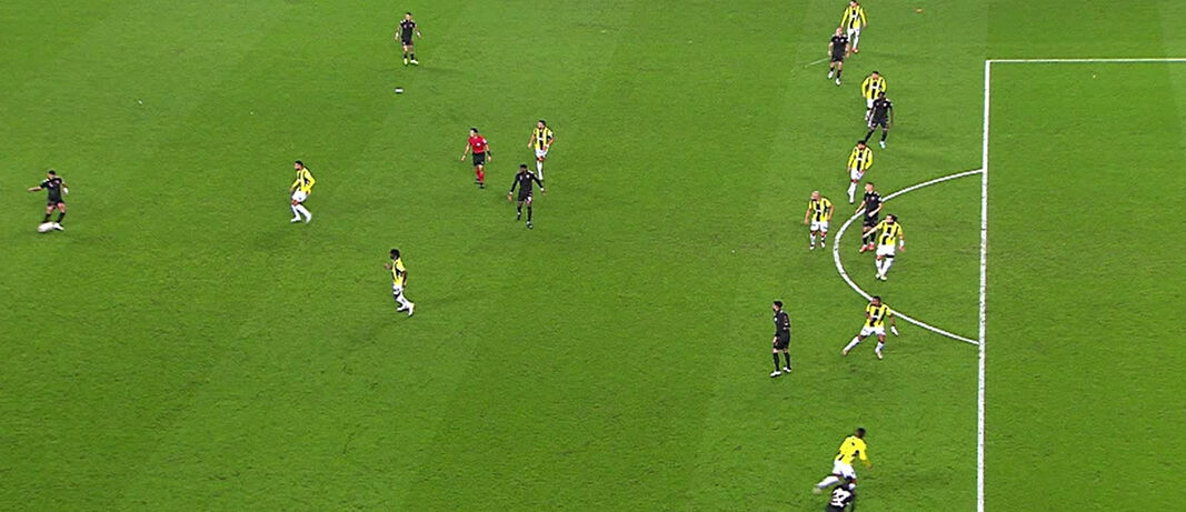 Fenerbahçelileri çıldırtan pozisyon için net yorum! Samsun'un golü öncesi faul var mı? - 3. Resim