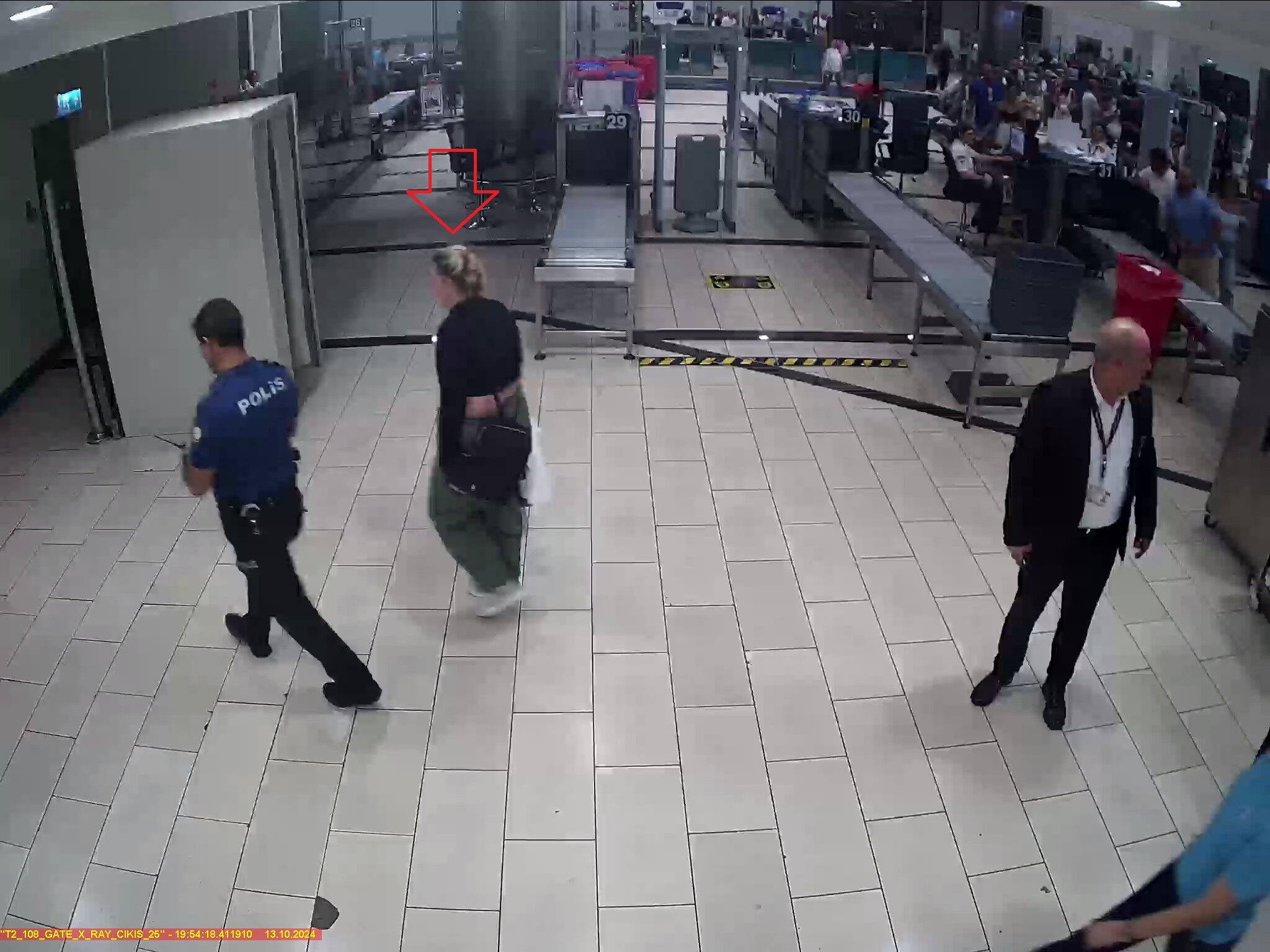 Havalimanında doğurduğu bebeğini tuvalette terk etmişti! Olay çok farklı çıktı Havalimanında doğurduğu bebeğini tuvalette terk etmişti! Olay çok farklı çıktı - 6. Resim