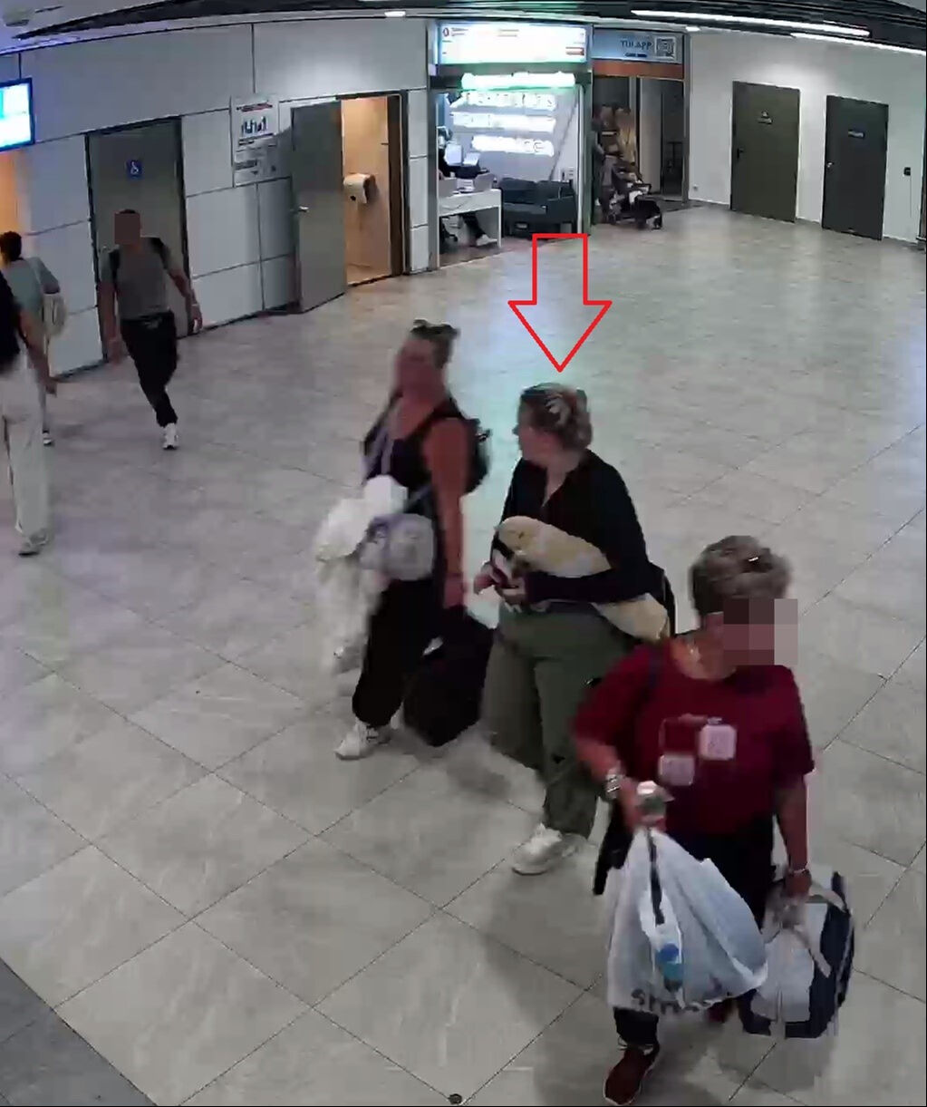 Havalimanında doğurduğu bebeğini tuvalette terk etmişti! Olay çok farklı çıktı Havalimanında doğurduğu bebeğini tuvalette terk etmişti! Olay çok farklı çıktı - 4. Resim