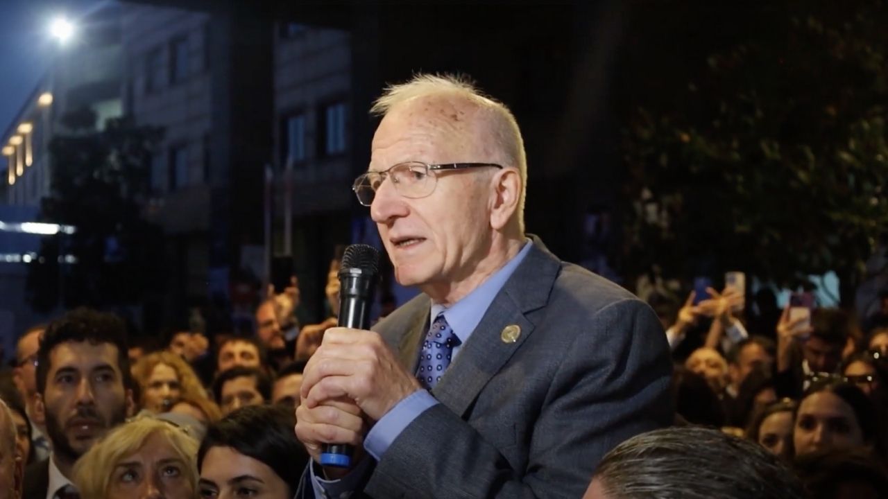 İstanbul Baro Başkanı İbrahim Kaboğlu ve yönetimine dava açıldı! Türkiye'yi 'savaş suçu işlemekle' itham ettiler İstanbul Barosu yeni başkanı belli oldu: İbrahim Kaboğlu kimdir? | Türkiye  Gazetesi