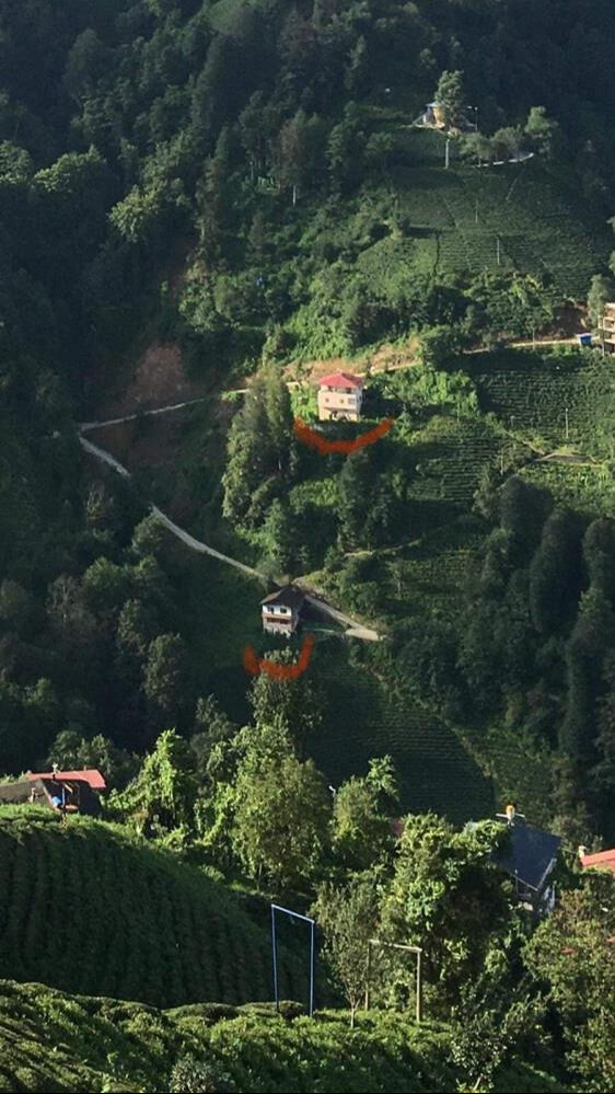 Rize'de büyük panik! Heyelan vurdu, 2 bina yıkıldı - 4. Resim