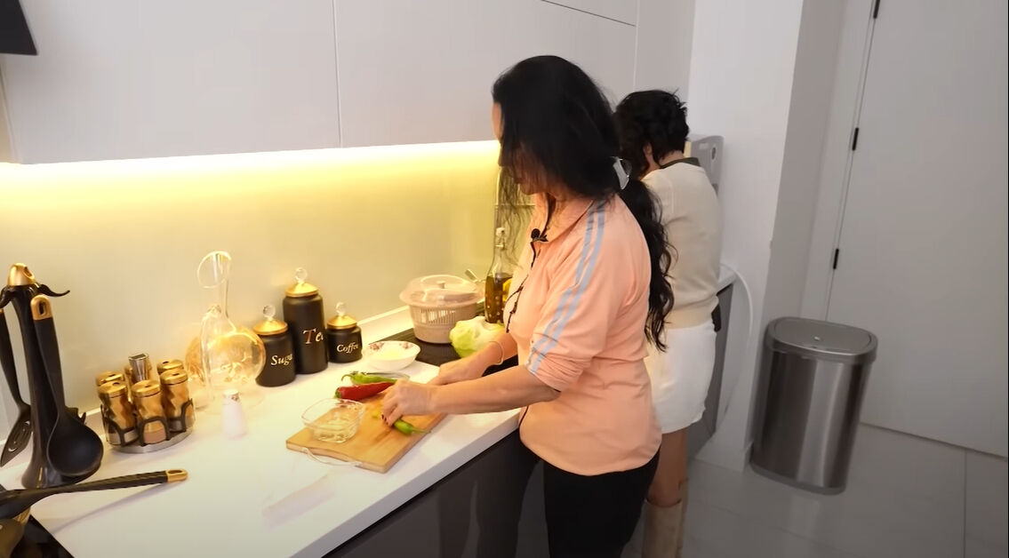 Serpil Çakmaklı 3+1 evinin kapılarını açtı! 'Altın' detayı dikkat çekti Serpil Çakmaklı 3+1 evinin kapılarını açtı! 'Altın' detayı dikkat çekti - 5. Resim