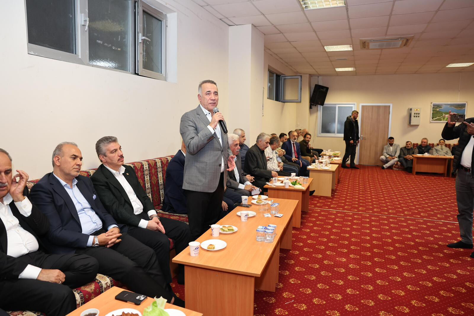 Adıyamanlılar 'acı' yedi, 'acı'yı konuştu Adıyamanlılar 'acı' yedi, 'acı'yı konuştu - 1. Resim