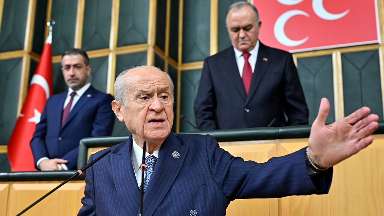 Bahçeli'den sürpriz Öcalan çıkışı: Silahı bıraktığını ilan etsin, gelsin TBMM'de konuşsun Bahçeli'den sürpriz Öcalan çıkışı: Silahı bıraktığını ilan etsin, gelsin TBMM'de konuşsun - 3. Resim