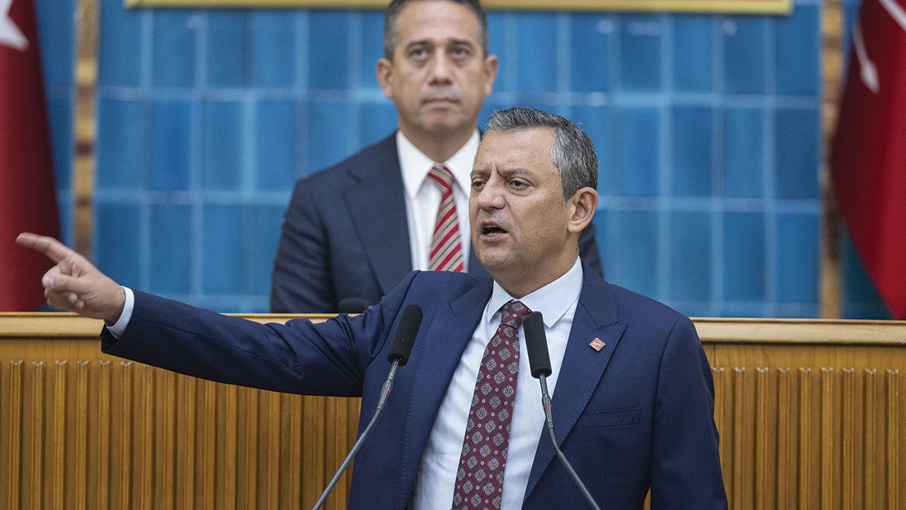 CHP Genel Başkanı Özgür Özel, Devlet Bahçeli'nin Abdullah Öcalan sözlerine  destek verdi | Türkiye Gazetesi