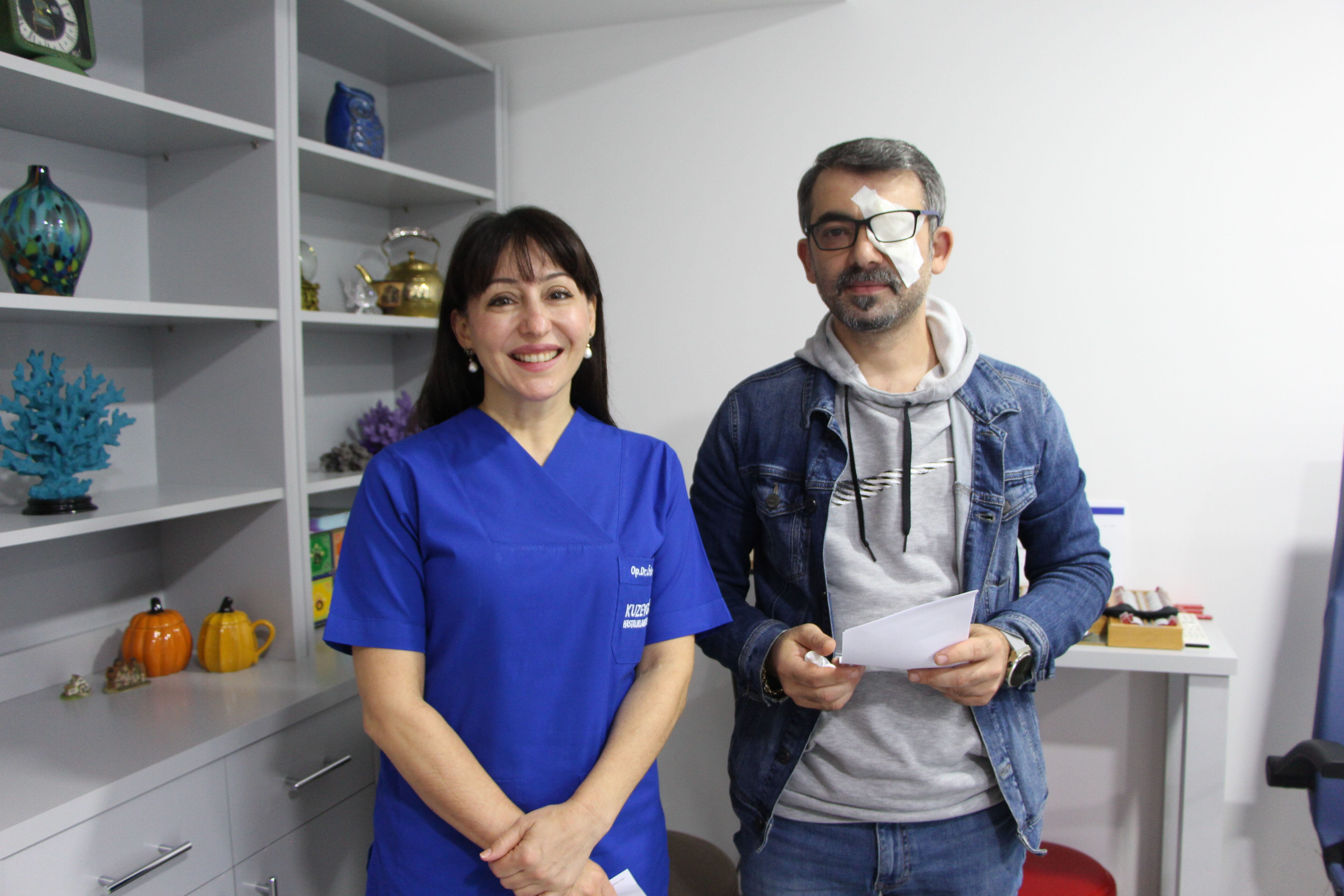 Eşya tamiri yaparken gözüne japon yapıştırıcısı kaçtı! Hastanelik oldu - 3. Resim