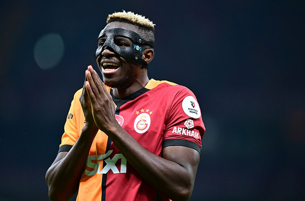 Galatasaray'ın yıldızı Victor Osimhen'e büyük onur! Dünyanın en iyi futbolcusu ödülüne aday gösterildi - 1. Resim