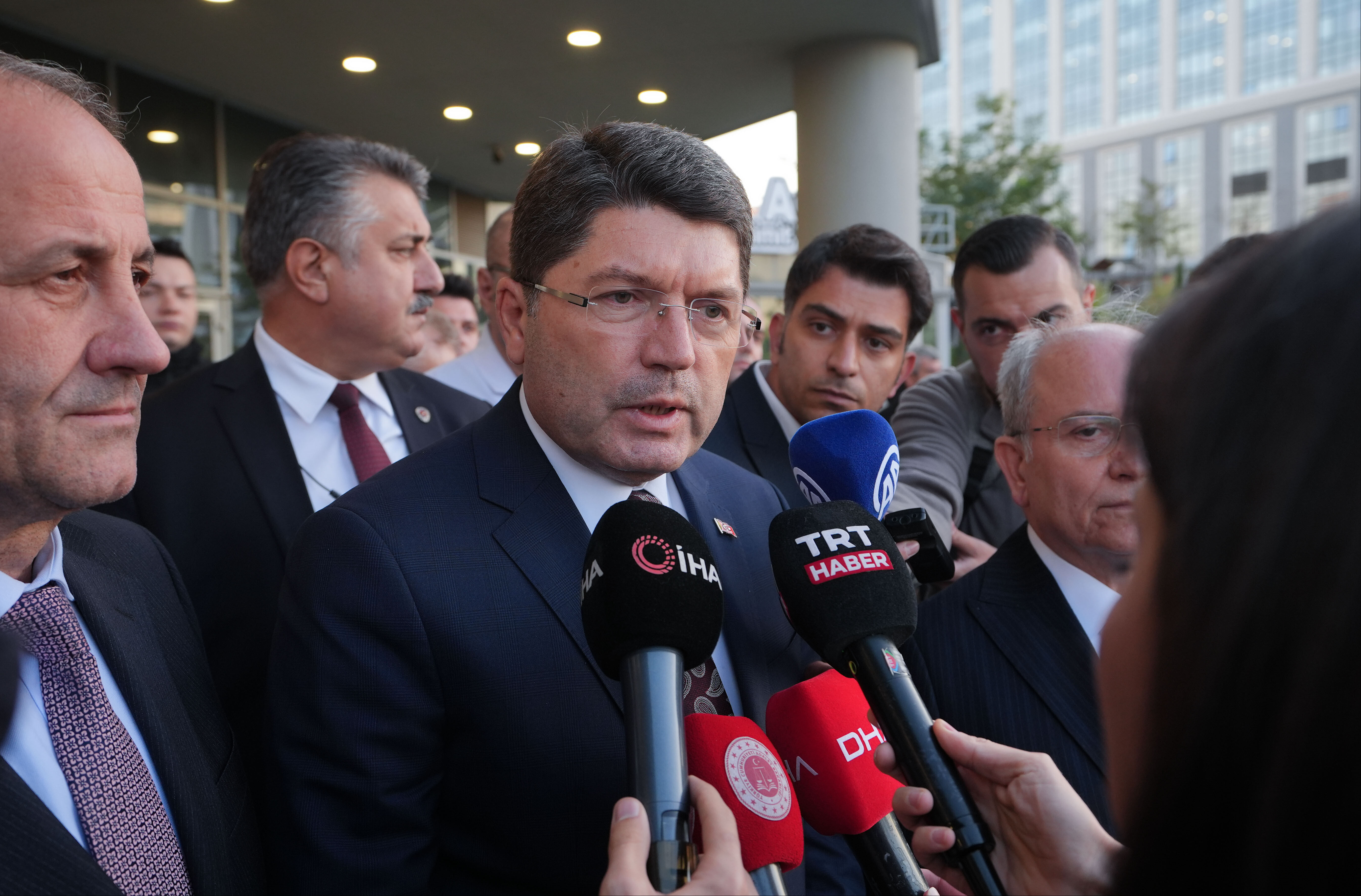 HSK müfettişi boğazından bıçaklanmıştı! Bakan Tunç, sağlık durumuna ilişkin açıklama yaptı - 2. Resim