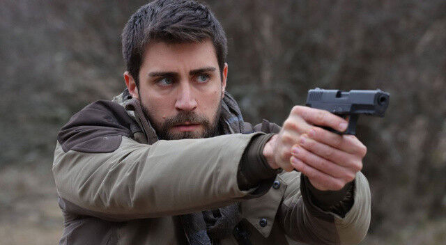 Kalpazan dizisinin Kartal’ı Çağlar Ertuğrul kimdir, evli mi, kaç yaşında?  - 2. Resim