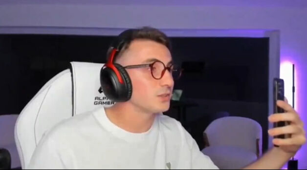 Kerem Aktürkoğlu doğum gününü canlı yayında kutladı! Annesini aradı: Bak kekim de var - 2. Resim