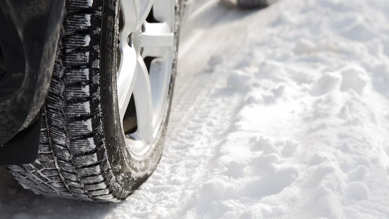 Kış mevsiminde yaz lastiği tehlike saçıyor! Zorunlu kullanım ne zaman başlayacak? - 4. Resim