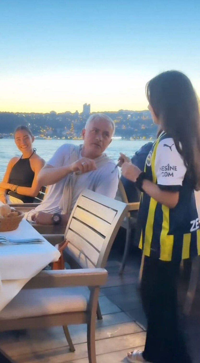 Mourinho'nun İstanbul hayatı mercek altında! Boğaz'da süiti, favori dönercisi ve dahası Mourinho'nun İstanbul hayatı mercek altında! Boğaz'da süiti, favori dönercisi ve dahası - 6. Resim