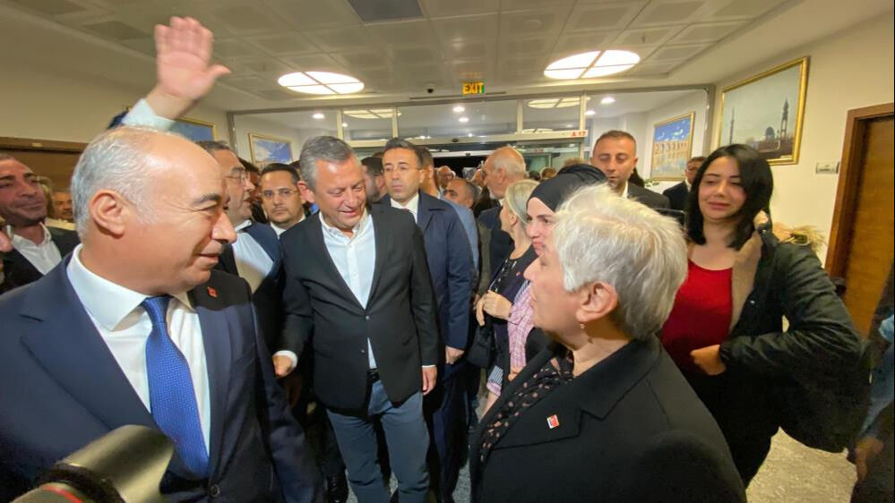 Özgür Özel'e Diyarbakır'da Kürtçe karşılama - 2. Resim