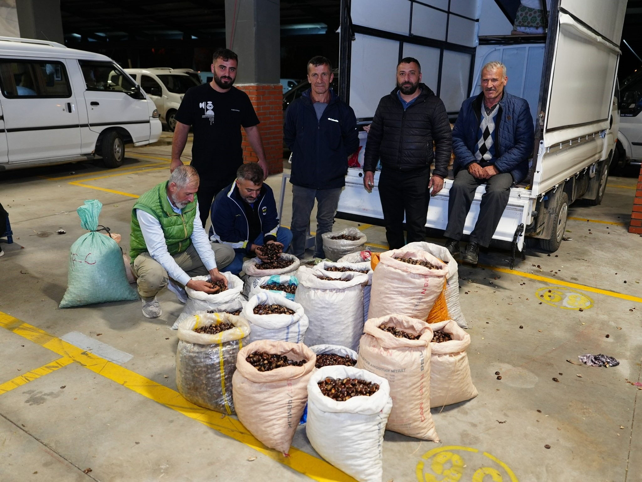 Tezgaha iner inmez satılıyor! Kilosu 500 lira Tezgaha iner inmez satılıyor! Kilosu 500 lira - 2. Resim