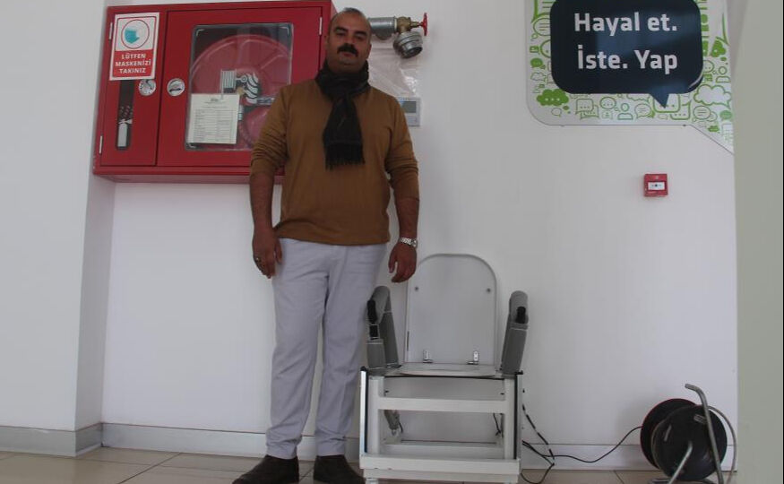 70 bin TL'ye yurt dışında satılan ürünü 20 bin TL'ye mal etti! Engelli vatandaş gündem oldu 70 bin TL'ye yurt dışında satılan ürünü 20 bin TL'ye mal etti! Engelli vatandaş gündem oldu - 1. Resim