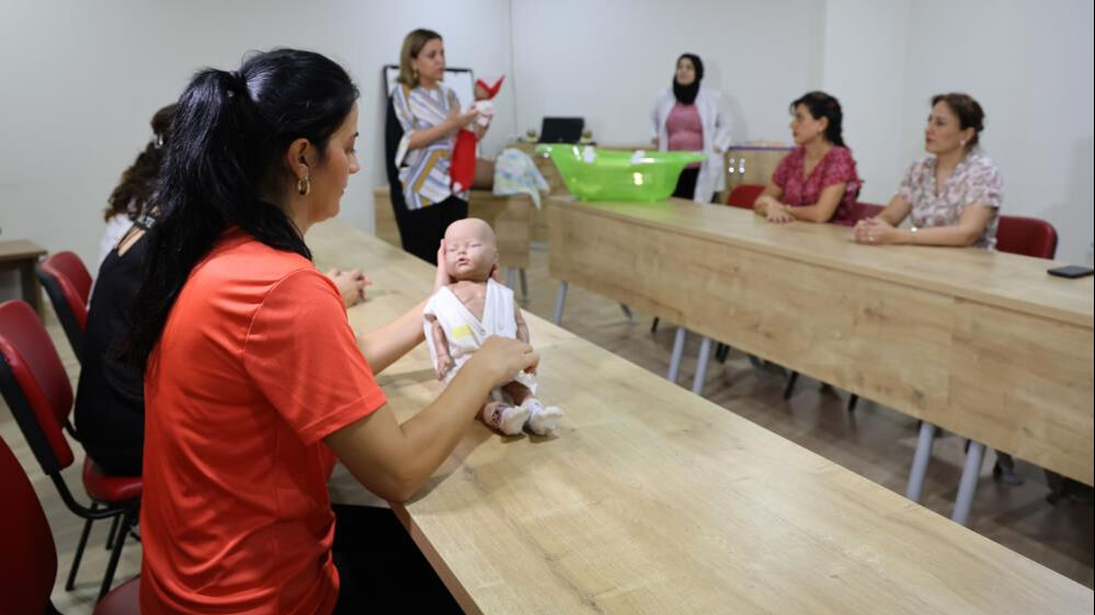 Adana'daki çocuk eğitiminde babalar da 'hamile' oluyor - 1. Resim