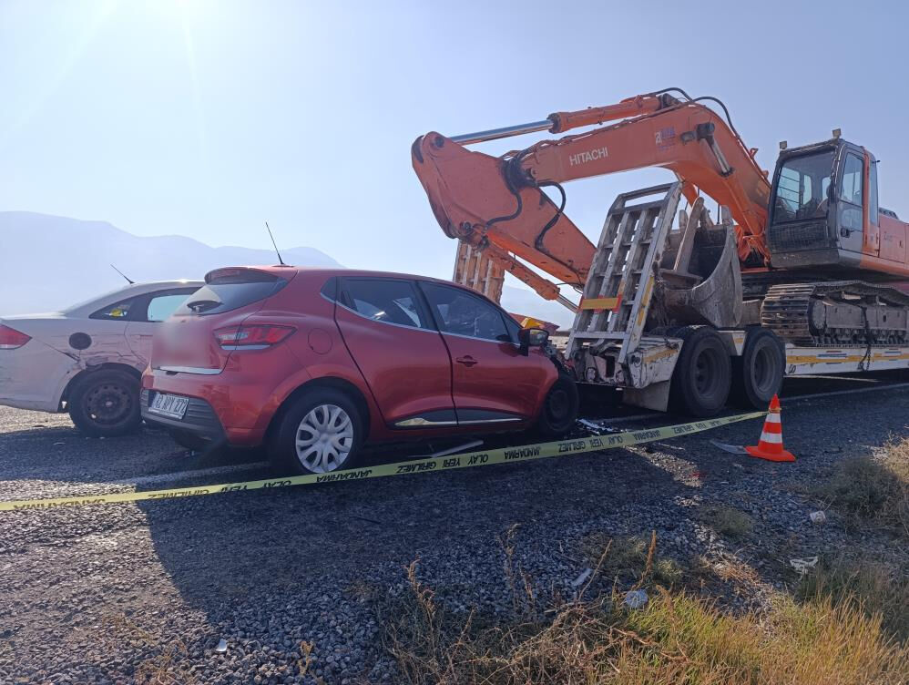 Afyonkarahisar'da can pazarı! 7 araç birbirine girdi, çok sayıda yaralı var - 2. Resim