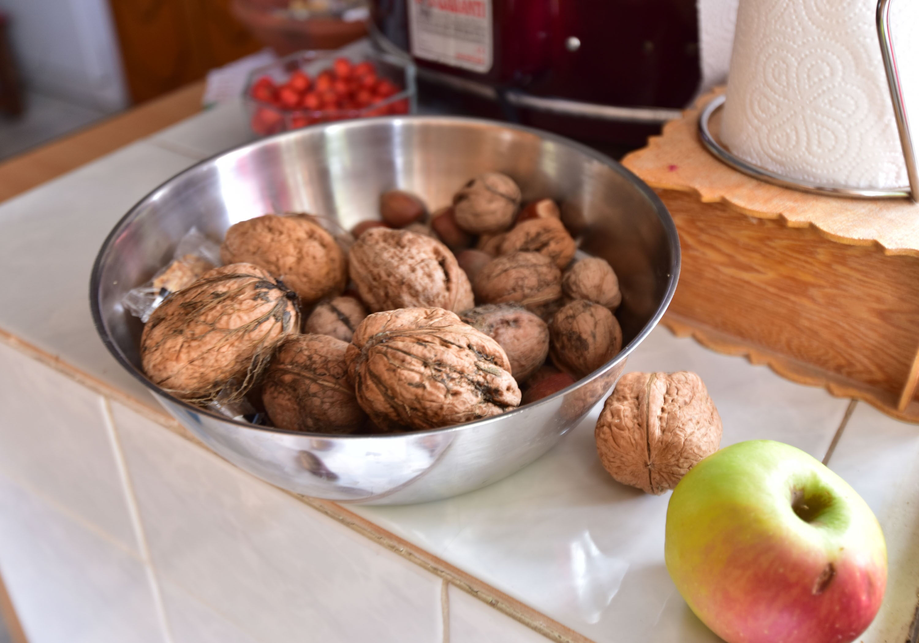 Görenler şaşıp kalıyor! Bu cevizleri yemek için değil saklamak için istiyorlar - 4. Resim
