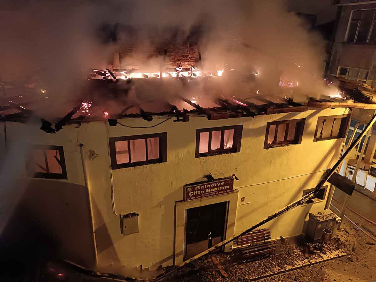 Kastamonu'da yangın! 500 yıllık Osmanlı eseri alevler içinde kaldı - 2. Resim