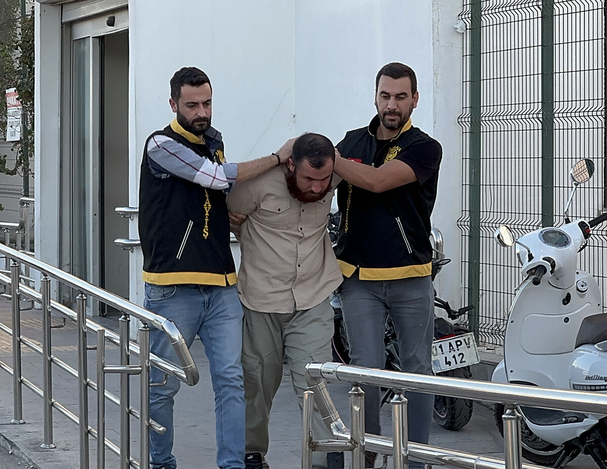 Şizofren evlat dehşet sa&ccedil;tı! Adana'daki aile faciasında &ouml;l&uuml; sayısı y&uuml;kseldi - 2. Resim