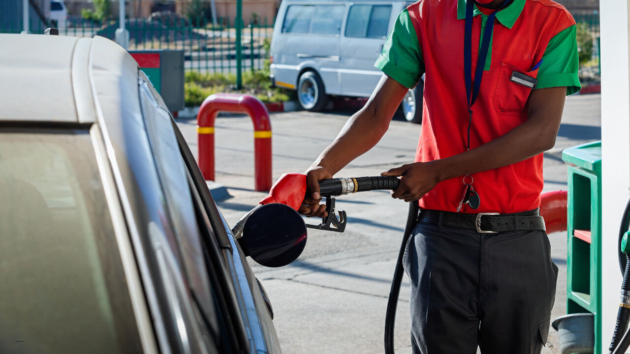 Akaryakıt fiyatları güncelleniyor! Benzine zam ne zaman gelecek? Akaryakıt fiyatları güncelleniyor! Benzine zam ne zaman gelecek? - 1. Resim