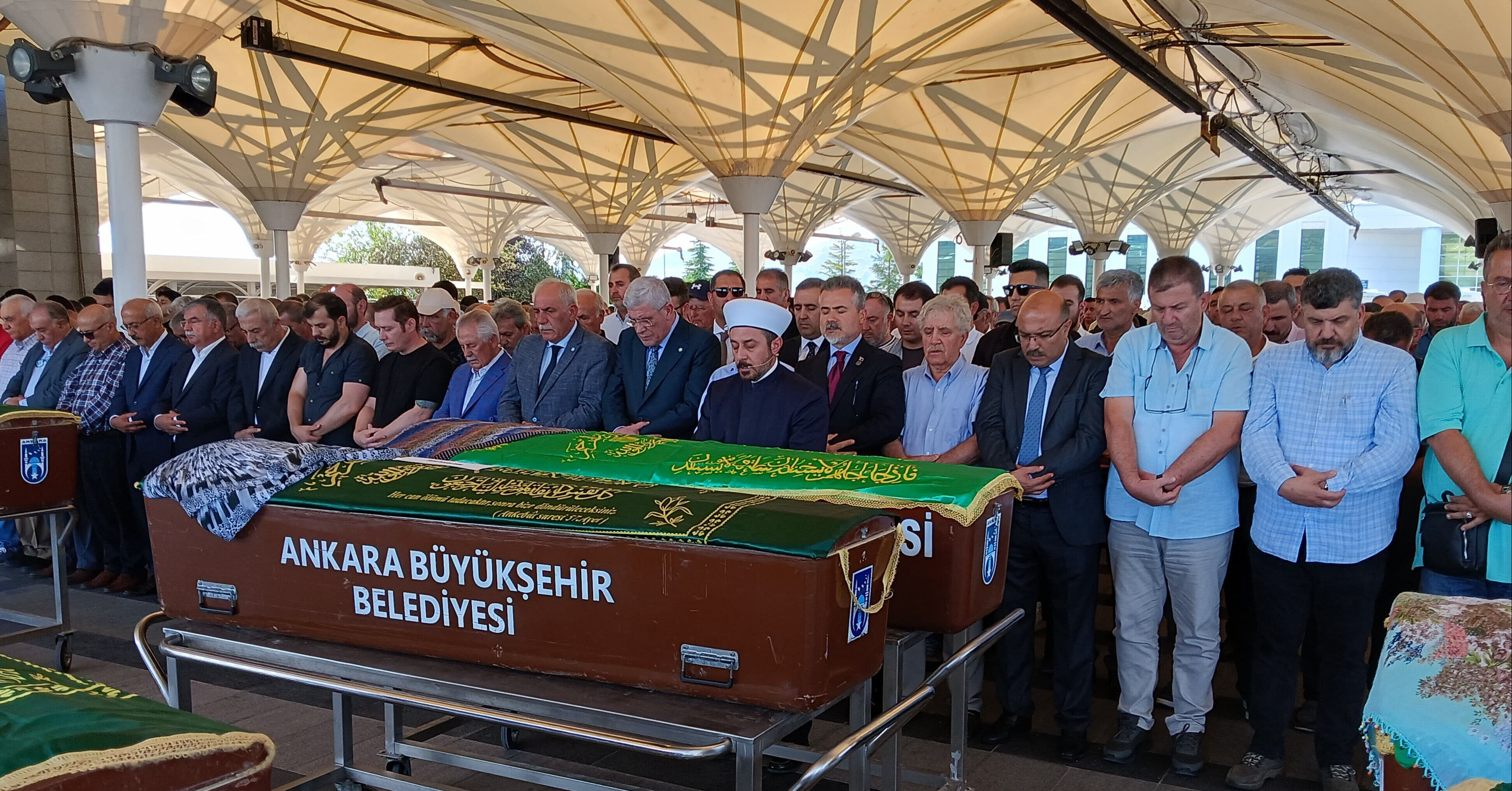 Anneannesini katletmişti: Bedirhan Şener 'Musibet' dedi, kardeşi 7 yıl önceyi işaret etti - 1. Resim