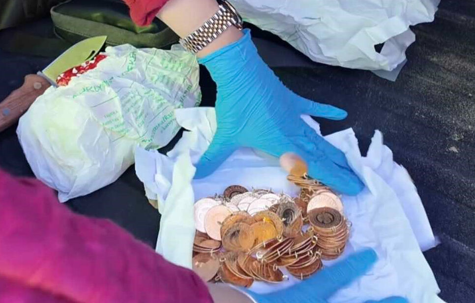 Bagajdan çil çil altınlar çıktı! Osmaniye'deki operasyonda 6 milyon 500 bin lira ele geçirildi Bagajdan çil çil altınlar çıktı! Osmaniye'deki operasyonda 6 milyon 500 bin lira ele geçirildi - 1. Resim