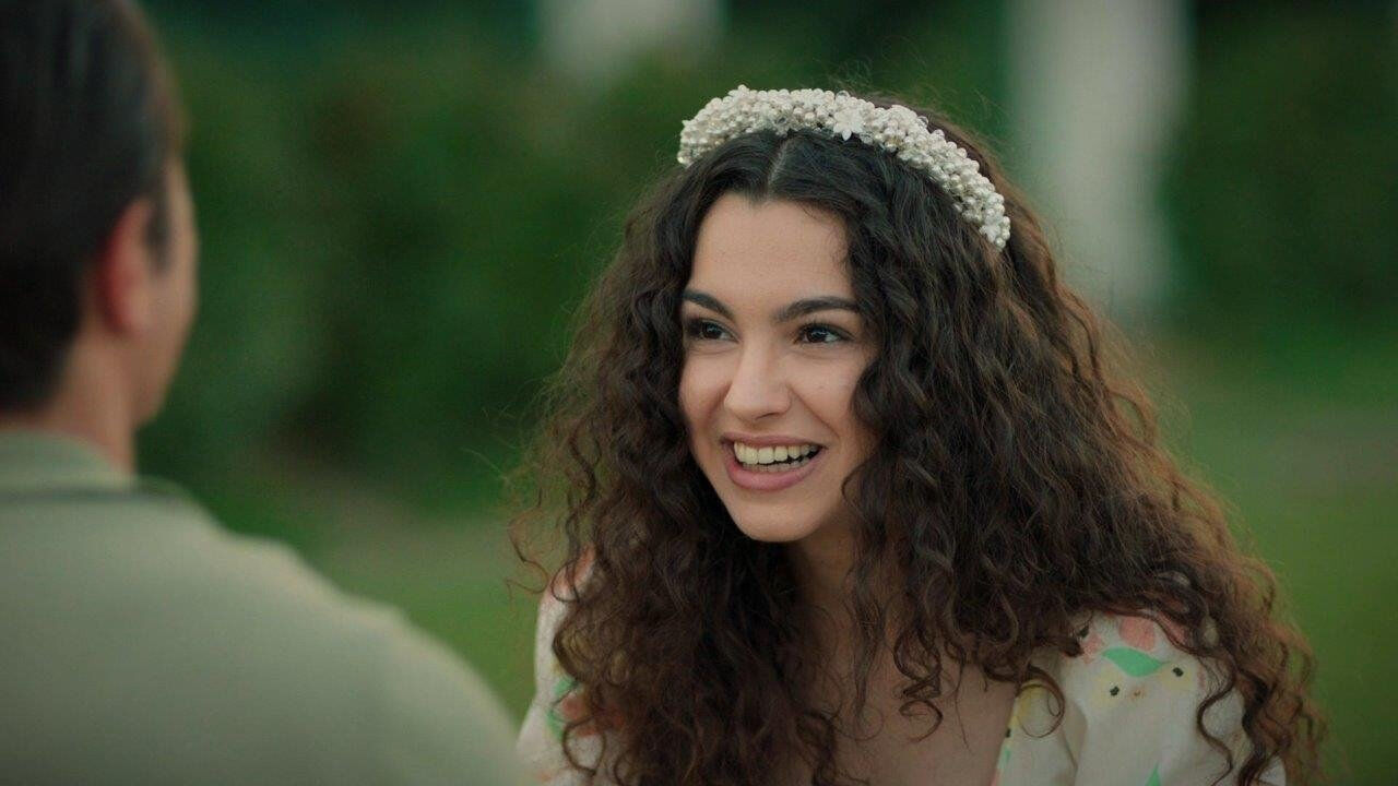 Bir Gece Masalı dizisinde Canfeza Kilimci’yi oynayan Su Burcu Yazgı Coşkun kimdir, nereli?  - 3. Resim