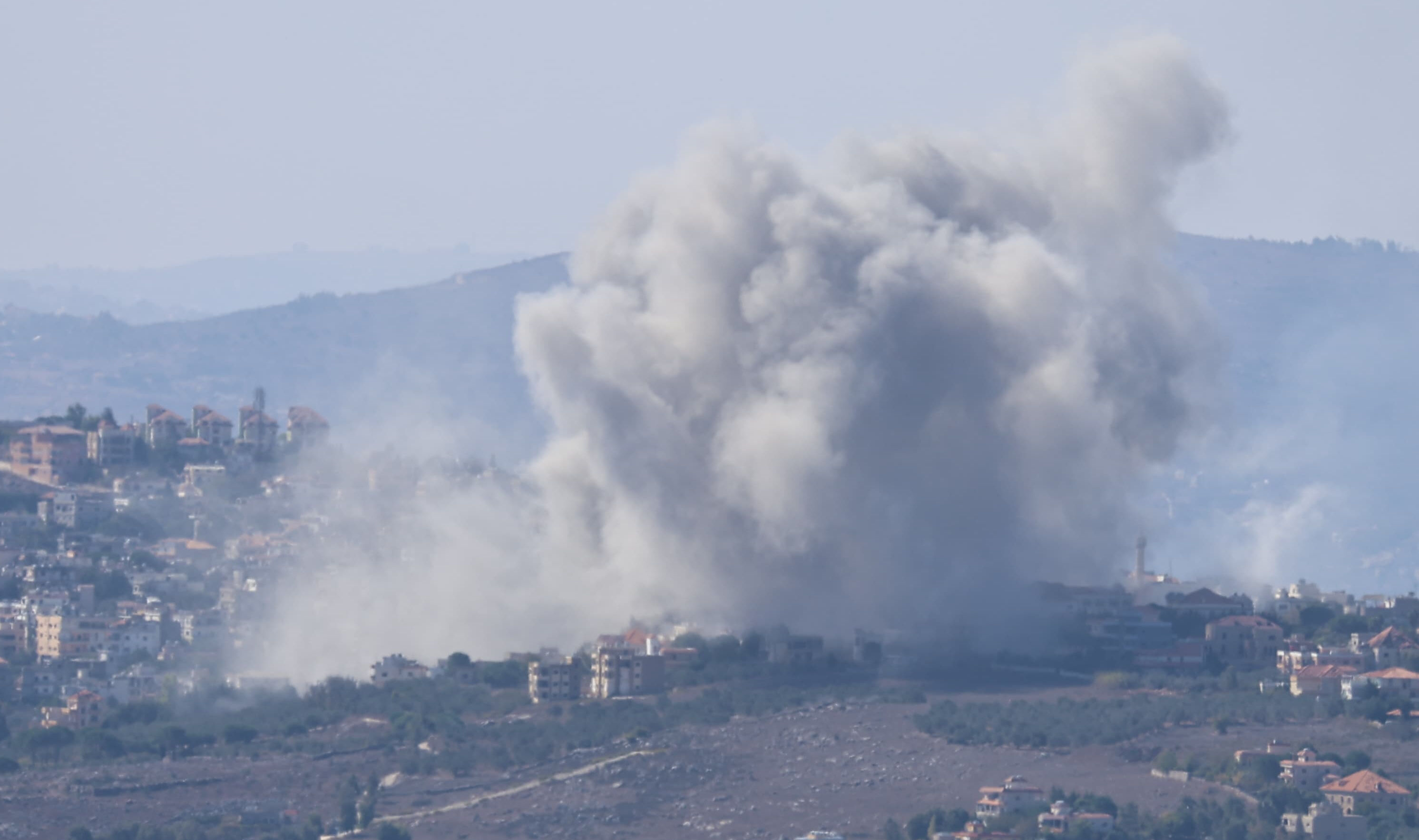 Demir Kubbe arıza verdi, Hizbullah'ın attığı roketler İsrail'i vurdu: 4 yaralı - 1. Resim