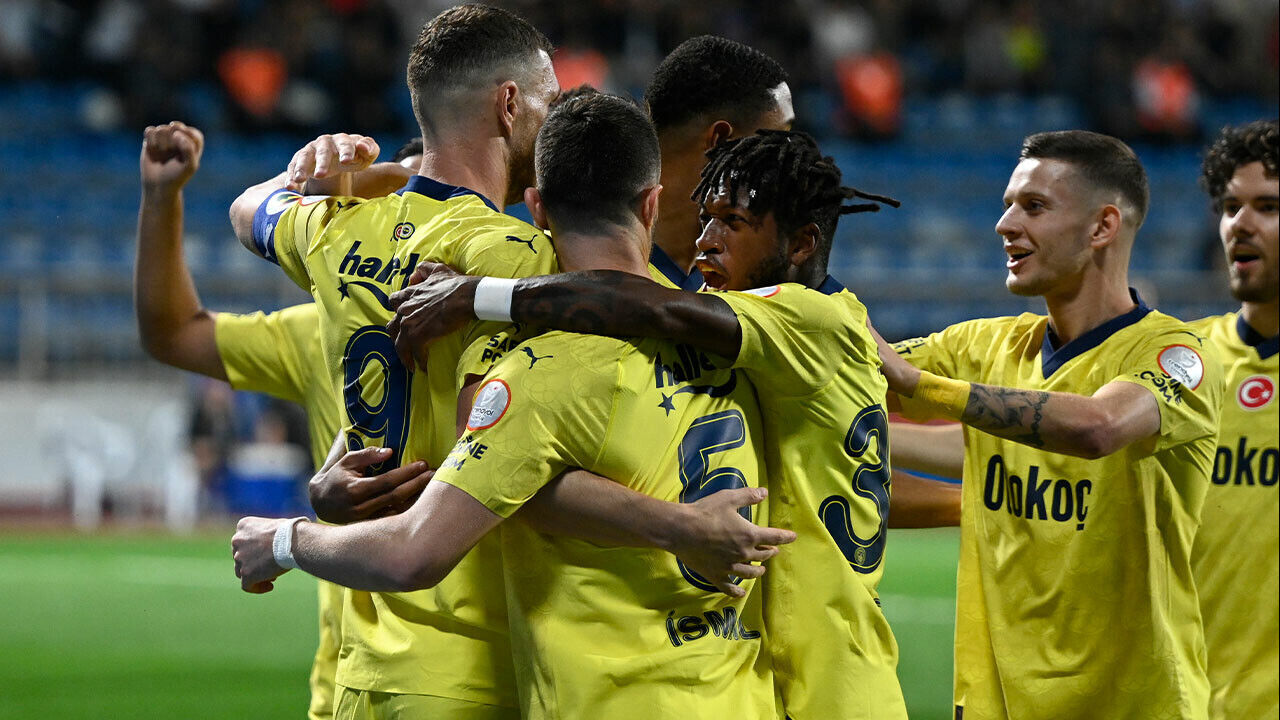 Fenerbahçe-Manchester Unıted maçında muhtemel 11’ler belli oldu  Fenerbahçe-Manchester United’ı evinde ağırlıyor! Fenerbahçe-Manchester Unıted maçında muhtemel 11’ler belli oldu  - 3. Resim