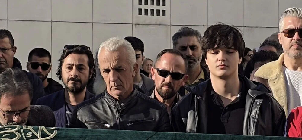 Tekin Temel'e veda! Cenazeye katılan oğlunun bakışları yürek yaktı - 3. Resim