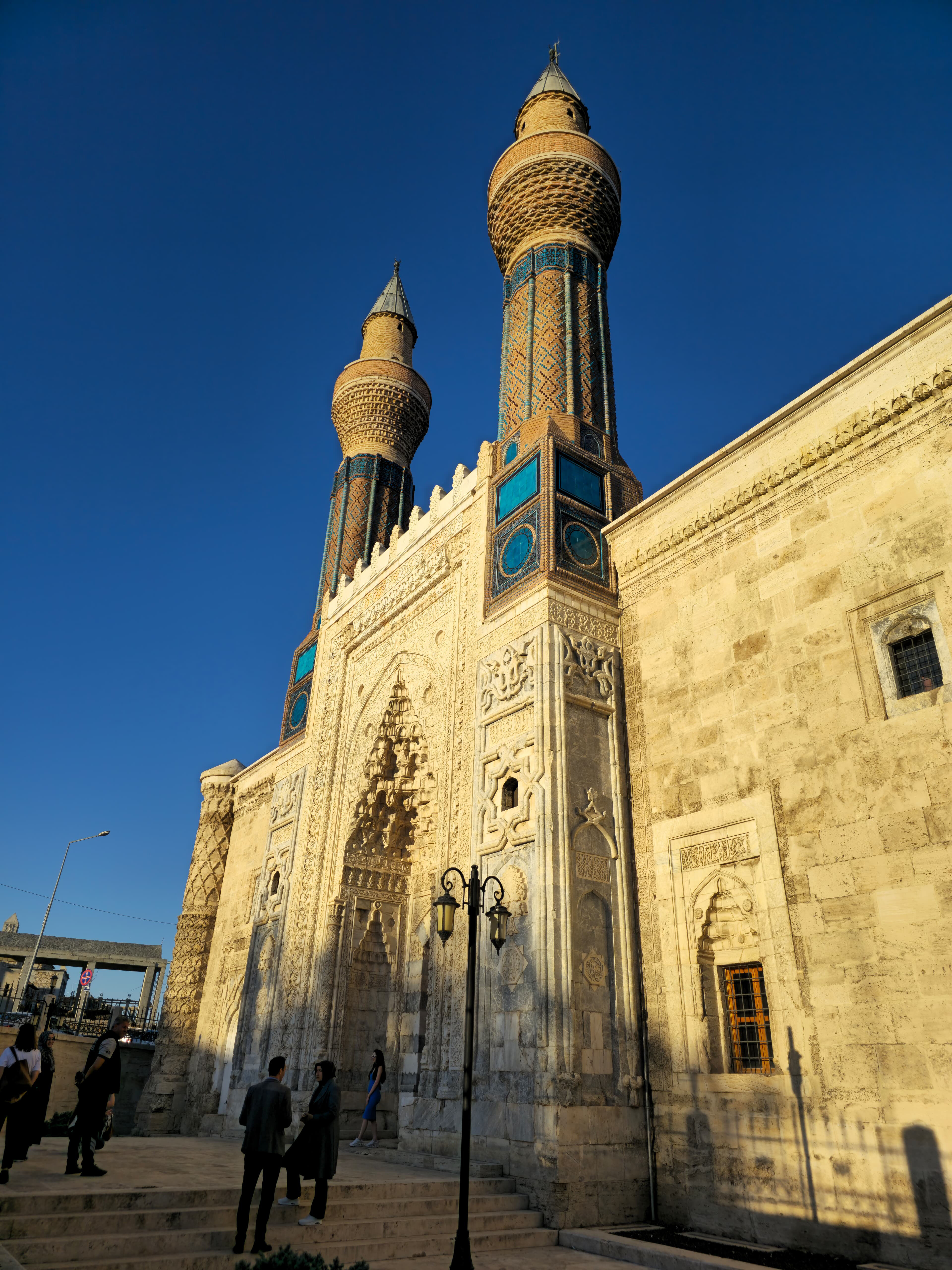 'Âlimler şehri' Sivas gezginlerin yeni rotası! Birçok döneme ait eserler barındırıyor - 1. Resim