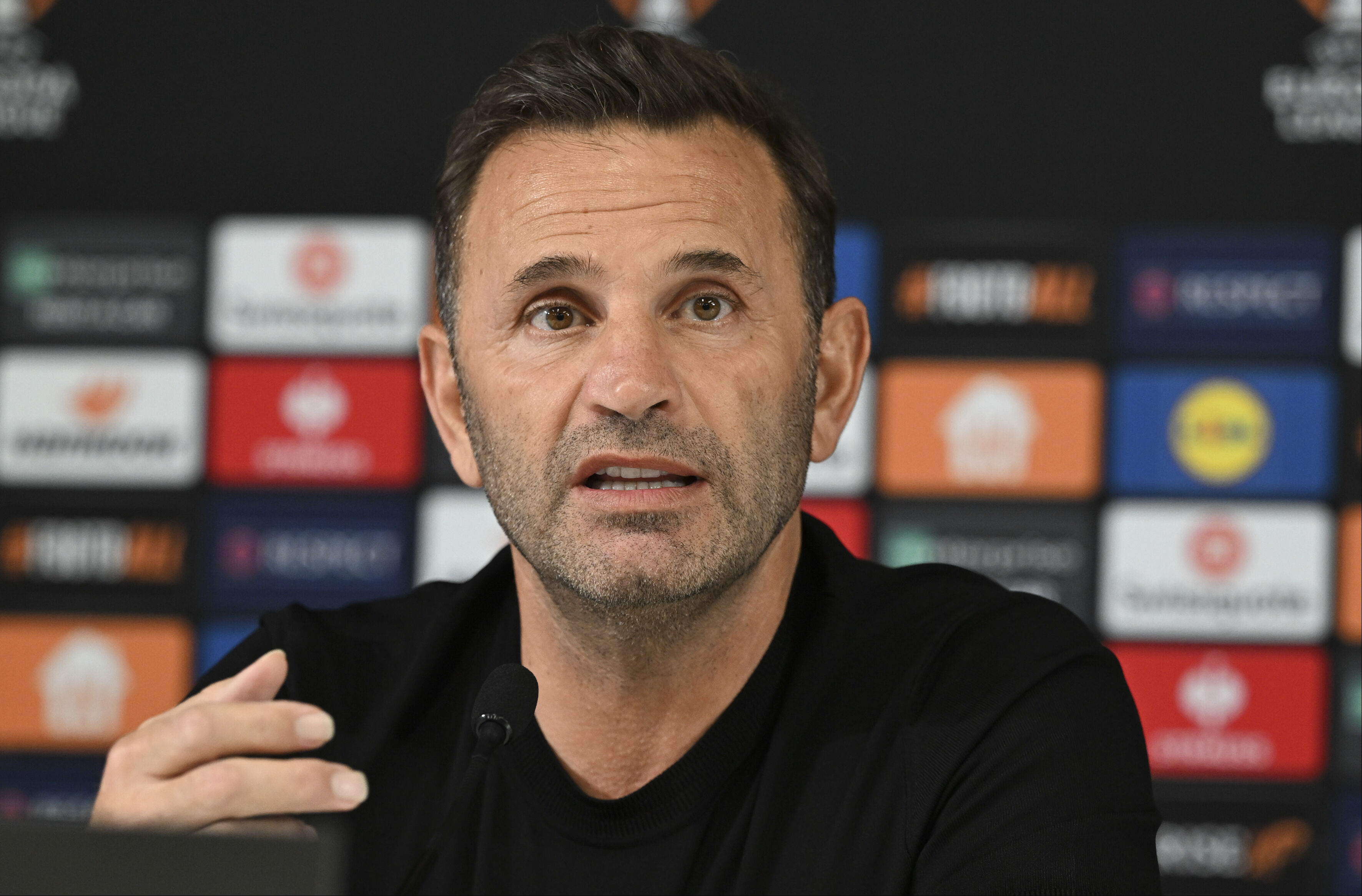 Beşiktaş derbisi öncesi Galatasaray'a şok haber! Okan Buruk apar topar ameliyata alınacak - 2. Resim