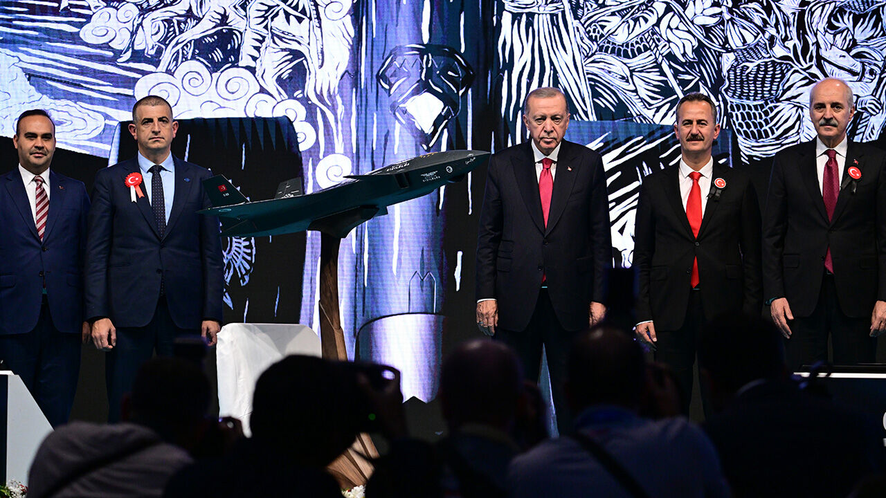 Cumhurbaşkanı Erdoğan, SAHA EXPO fuarında stantları ziyaret etti - 1. Resim