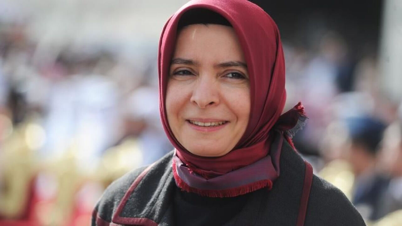 Eski bakanın kardeşine yeni görev: Bahreyn Büyükelçisi Ayşe Hilal Sayan Koytak kimdir? Eski bakanın kardeşine yeni görev: Bahreyn Büyükelçisi Ayşe Hilal Sayan Koytak kimdir? - 2. Resim