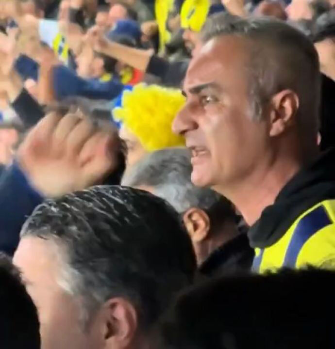 Fenerbahçe-Manchester United maçında İsmail Kartal sürprizi! Görenler inanamadı... Fenerbahçe-Manchester United maçında İsmail Kartal sürprizi! Görenler inanamadı... - 1. Resim