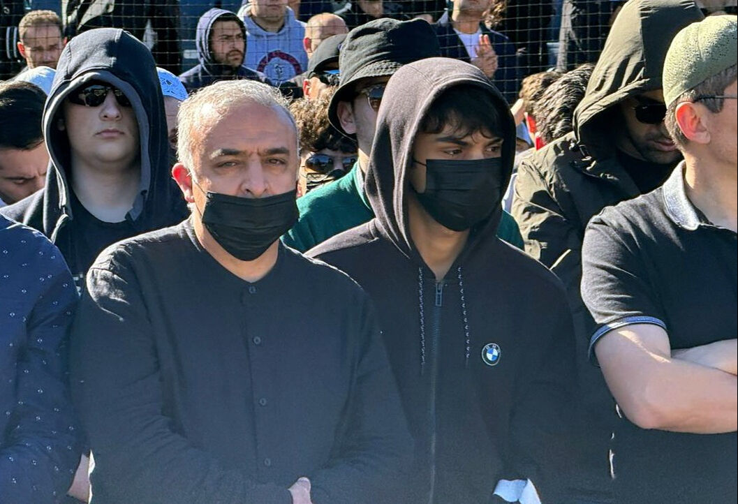 Hain FETÖ'cülerin Fetullah Gülen'in cenazesinde 'helikopter' paniği: ABD'nin olduğunu öğrenince rahatladılar Hain FETÖ'cülerin Fetullah Gülen'in cenazesinde 'helikopter' paniği: ABD'nin olduğunu öğrenince rahatladılar - 4. Resim