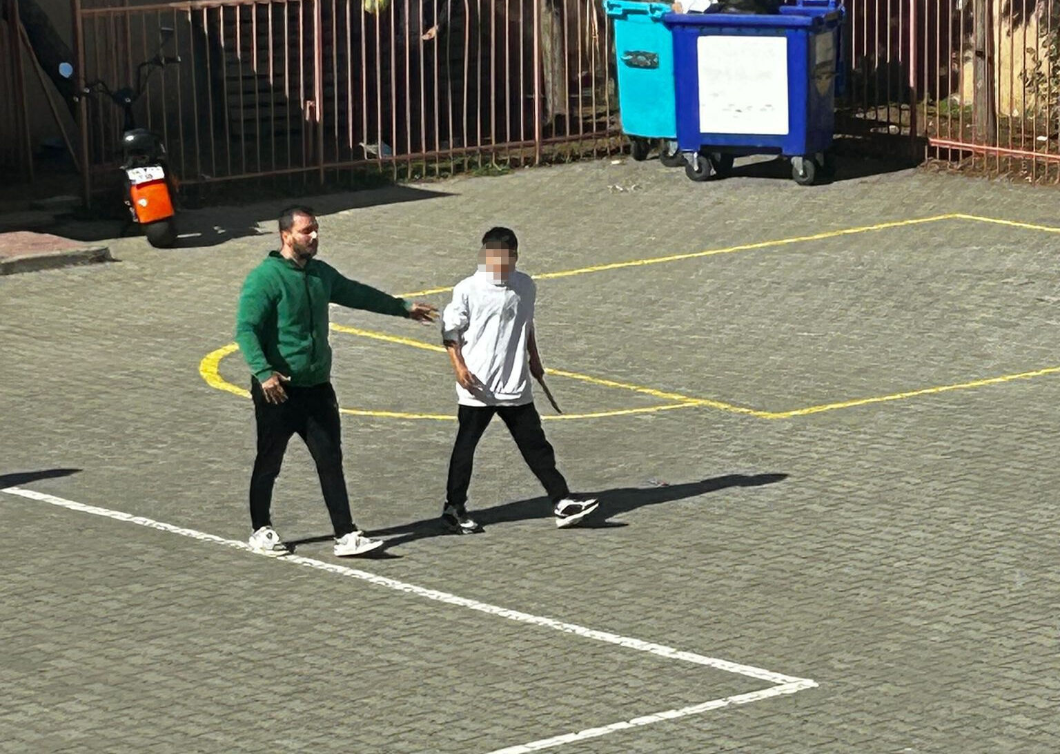 İstanbul'da okulda dehşet olay! 7. sınıf öğrencisi bıçakla müdür yardımcısını tehdit etti - 1. Resim