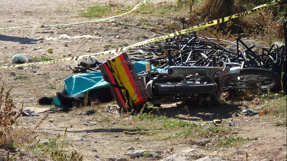 Kediye çarptıktan sonra şarampole yuvarlanan motosiklet sürücüsü öldü! Cansız bedeni saatler sonra bulundu Kediye çarptıktan sonra şarampole yuvarlanan motosiklet sürücüsü öldü! Cansız bedeni saatler sonra bulundu - 5. Resim