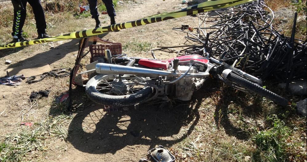 Kediye çarptıktan sonra şarampole yuvarlanan motosiklet sürücüsü öldü! Cansız bedeni saatler sonra bulundu Kediye çarptıktan sonra şarampole yuvarlanan motosiklet sürücüsü öldü! Cansız bedeni saatler sonra bulundu - 4. Resim