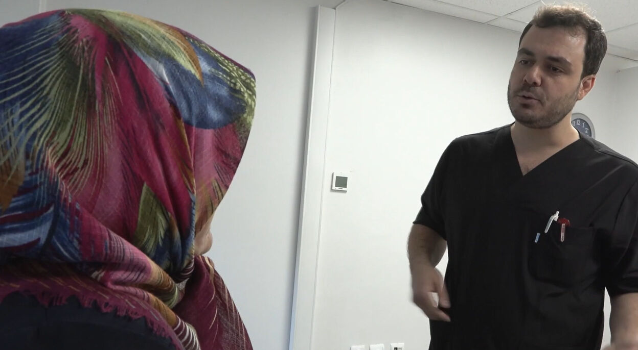 "Kilo aldım" diyerek karnındaki şişkinliği önemsememişti! Karnından çıkan şoke etti "Kilo aldım" diyerek karnındaki şişkinliği önemsememişti! Karnından çıkan şoke etti - 1. Resim