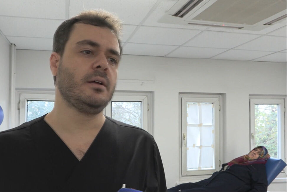 "Kilo aldım" diyerek karnındaki şişkinliği önemsememişti! Karnından çıkan şoke etti "Kilo aldım" diyerek karnındaki şişkinliği önemsememişti! Karnından çıkan şoke etti - 2. Resim