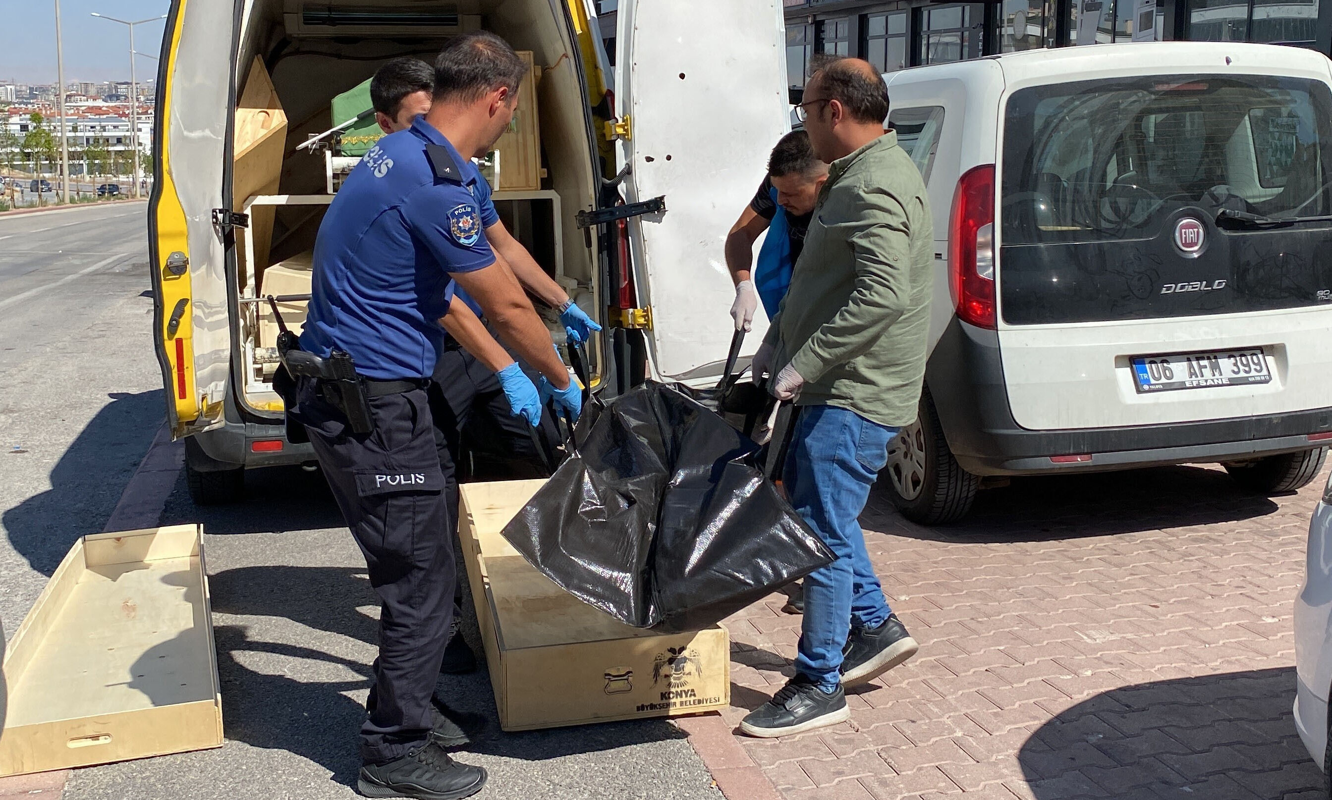 Masaj salonunda vahşi cinayet! Eski sevgilisini bıçaklayıp, kurtulmasın diye kapıyı kilitlemiş - 2. Resim