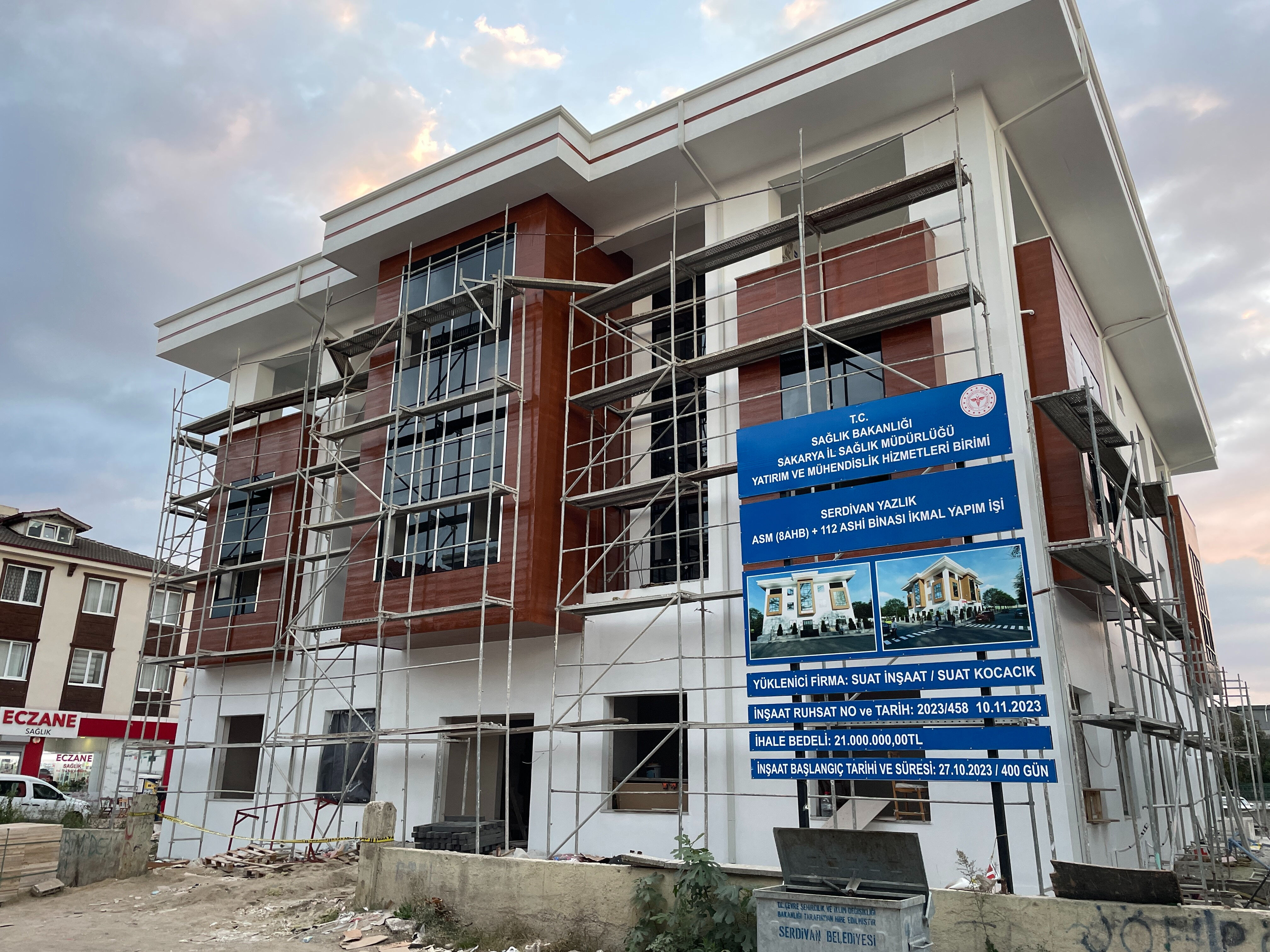 Sakarya'da feci olay! Asansör inşaat işçilerinin üzerine düştü, ölüler var Sakarya'da feci olay! Asansör inşaat işçilerinin üzerine düştü, ölüler var - 1. Resim