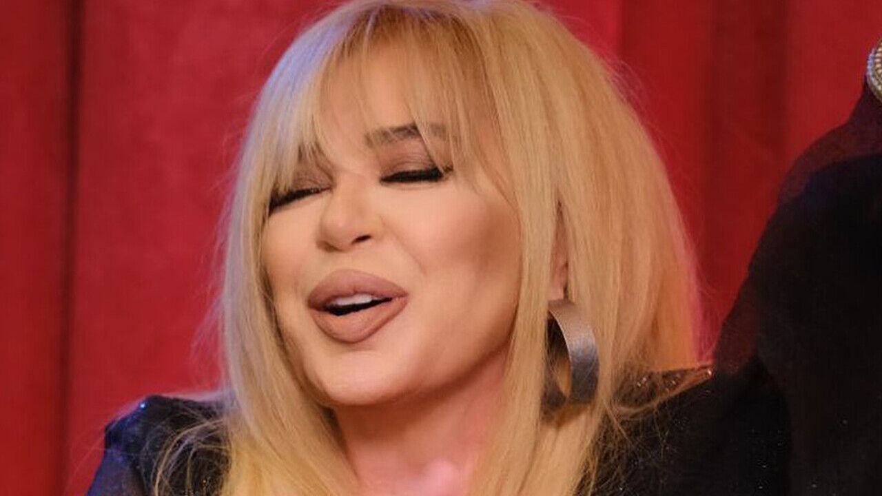 Zerrin Özer'den üzen haber! 