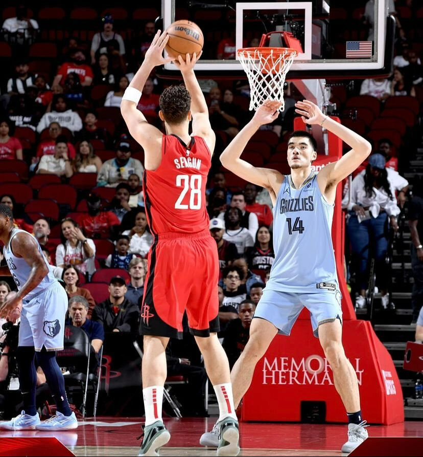 Alperen Şeng&uuml;n sezona m&uuml;thiş başladı! Houston Rockets, Memphis Grizzlies'i devirdi - 1. Resim