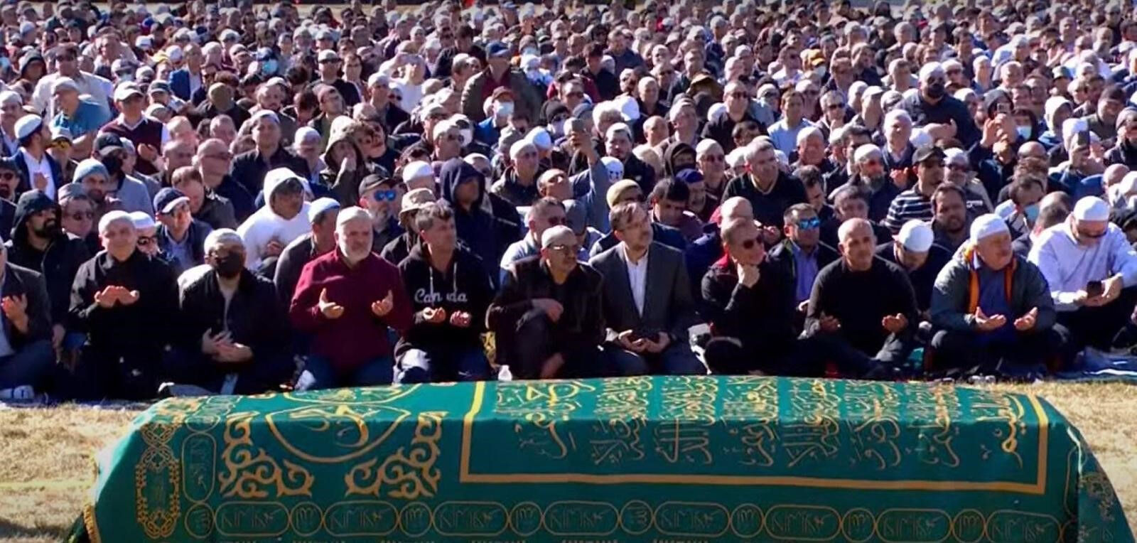 Başlarına 20 milyon TL ödül konulmuştu! Kırmızı listedeki hainler, FETÖ elebaşı Fetullah Gülen'in cenazesinden çıktı - 4. Resim