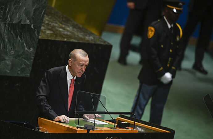 Cumhurbaşkanı Erdoğan'ın BM hitabı kitaplaştırıldı! ‟Gelecek nesillere rehberlik edecek” - 3. Resim